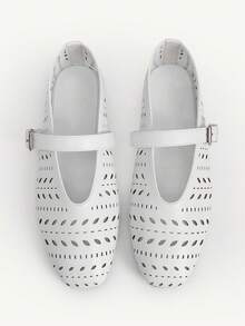 CUCCOO CHICEST أحذية نسائية ذات كعب منخفض بتصميم بسيط وفتحات بنمط عصري مريحة للقدم - أبيض - مشاهدة 1