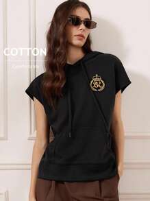 Briarwyn 女式刺绣徽章连帽口袋短袖休闲运动衫图案T恤复古风格女式返校服装 - 黑色 - 查看 4