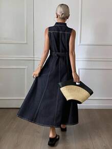 DAZY 女士休闲无袖收腰A字连衣裙，撞色拼接牛仔夏季度假连衣裙 - 藍色 - 查看 2