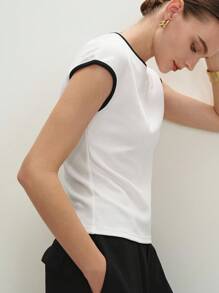 BizChic Blusa de verano 2025 de nueva llegada para el Día de la Independencia, festival de música, fiesta de verano, adecuada para invitados de boda, brunch, uso casual urbano, versátil para el día a día, nueva primavera/verano, elegante camiseta de mujer de cuello redondo en color blanco