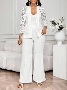 SHEIN Lady Traje de tres piezas compuesto por chaqueta de encaje blanco, camisola y pantalones de traje para mujer, ropa de trabajo, ropa casual de oficina para mujer, atuendo de oficina para mujer, conjunto todo blanco para fiesta para mujer, ropa de mujer, conjuntos casuales blancos para mujer en otoño/invierno