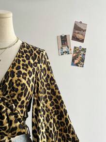 Soleia Áo sơ mi họa tiết da báo tay loe thắt nút hở phía trước cho kỳ nghỉ giản dị - Màu vàng - Xem 4