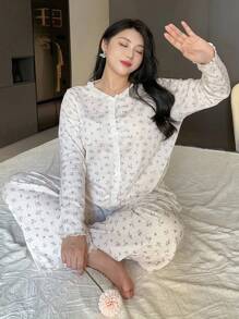 Dazy Plus 碎花蝴蝶结装饰长袖上衣和宽松裤子睡衣套装 - 杏色 - 查看 4