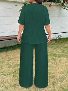 SHEIN EZwear 大码女装春夏休闲字母印花落肩宽松T恤和阔腿裤两件套 - 墨綠色 - 查看 3