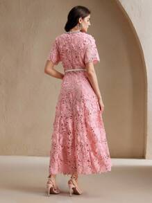 Anewsta Nuevos Llegados Vestido elegante entallado con cinturón, cuello redondo, manga corta, decoración de diamante rosa, encaje 3D floral de lujo - Rosa - Ver 5