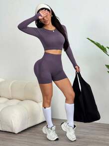 Easithlete 2 件无缝健身瑜伽服健身房服装套装拇指孔镂空上衣短裤健身套装健身女士套装 - 淡紫色 - 查看 5