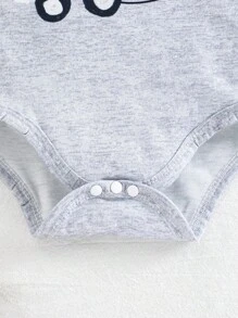 SHEIN Baby Boys' Cute Cartoon Car Print Bodysuit And Shorts Set, Spring/Summer Baby Boy Construction Vehicle Clothes Baby Car Clothes Baby Boy Summer Set Baby Boy Car Print Bodysuit - Multicolor - View 7