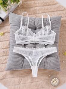SHEIN 2件套粉色浪漫女士文胸和内裤套装（带钢圈） - 白色 - 查看 2