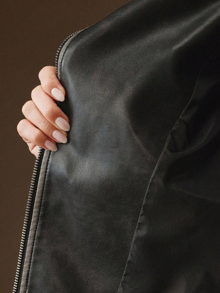 Chaqueta desgastado de moda negra para otoño/invierno, diseño elegante con múltiples cremalleras y bolsillos, práctica y elegante, con cinturón en la cintura, capa de piel de calidad premium de media caña