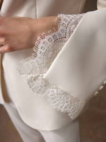 MOTF PREMIUM 尖领撞色蕾丝开衩袖单扣西装外套和喇叭裤套装 - 杏色 - 查看 4