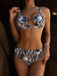 Carolina Barros Conjunto de bikini de cintura alta con estampado de piel de serpiente y anillos, ideal para la playa de verano - Multicolor - Ver 3