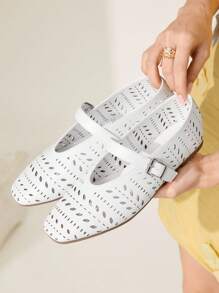 CUCCOO CHICEST أحذية نسائية ذات كعب منخفض بتصميم بسيط وفتحات بنمط عصري مريحة للقدم - أبيض - مشاهدة 5