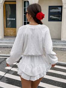 Serisse Mono de mujer con cuello en V, mangas raglán y volante en el bajo - Blanco - Ver 2