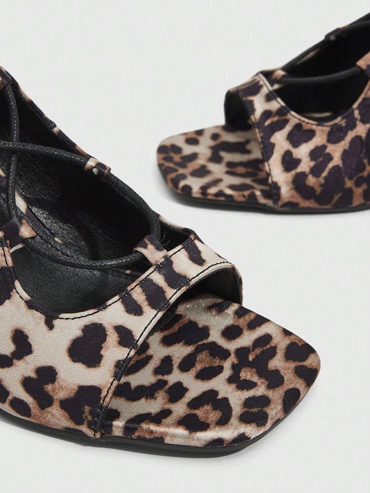 CUCCOO SZL Women's Outdoor Square Toe Chunky Heel Leopard Print Fabric Fashion Minimalist Comfortable Party Sandals With Back Zipper Strap