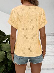 SHEIN LUNE 女士休闲镂空刺绣纽扣蝙蝠袖T恤，夏季 - 黃色 - 查看 2