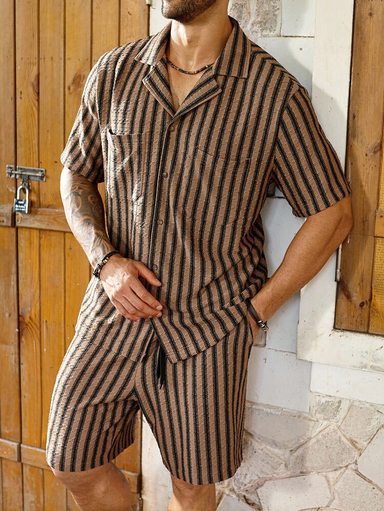 Manfinity Homme 大码男士夏季休闲条纹衬衫和短裤套装 - 棕色 - 查看 3
