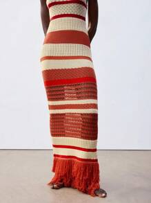 Maija Vestido de diseño de patchwork y flecos en rojo y albaricoque, ajuste ajustado, estilo bohemio para vacaciones y playa, diseño único y de moda, ropa de mujer para primavera/verano, atuendo de playa estilo boho chic, look estilo occidental para el festival de música Coachella