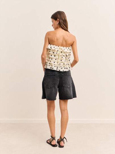 Nöista Strapless Offshoulder Top Features Multiple Layered Ruffles In White Fabric With Black Polka Dots. Perfect For Summer Look Spring Top Dots Everyday Look Music Festival Event Formal Occasion.  Vacation Luxury Going Out  Wedding  Party    Festival  Holiday