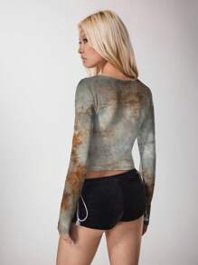 Shutterstock Women's Tie Dye Print Fitted Cropped Long Sleeve T-Shirt Suitable For Spring Fall And Winter Autumn Long Sleeve Crop Tops Crop Tops Women Abstract Print Crop Top Long Sleeve Crop Top Women Graphic Crop Tops Y2K 2000s Cute Top Back To School Club Outfits Women Sexy - Multicolor - View 2