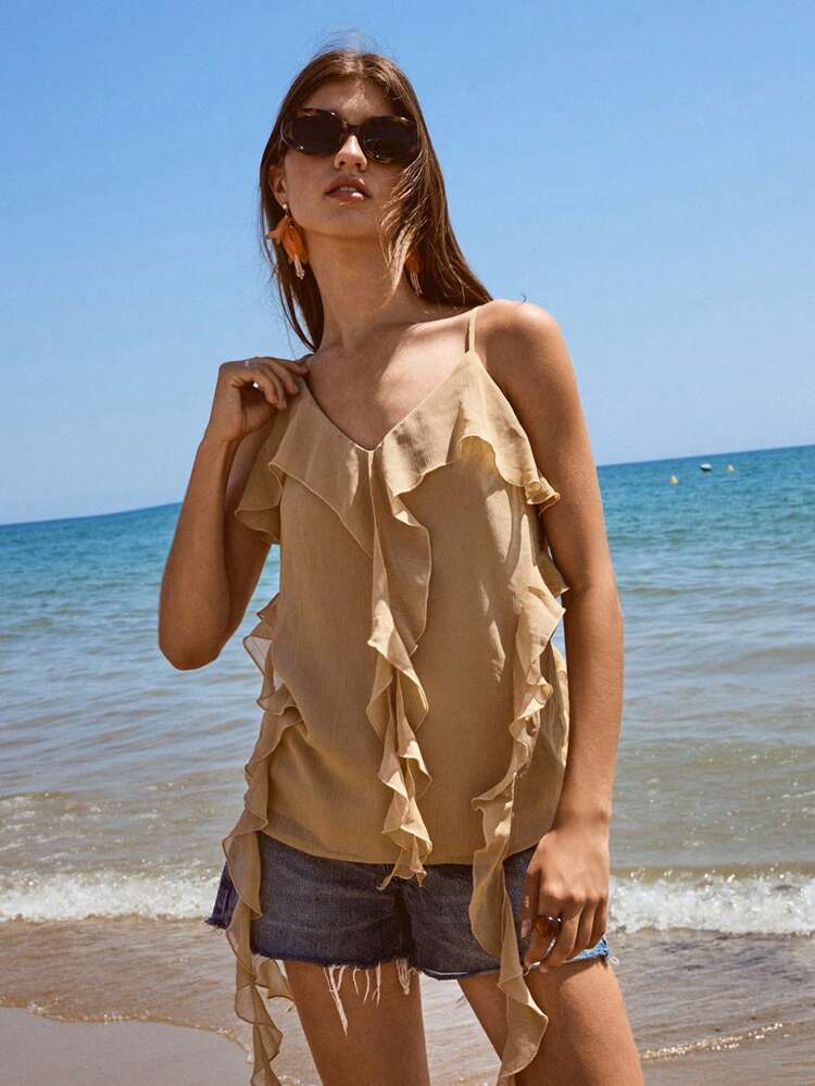 SHEIN Maija Top d'été décontracté pour femmes, kaki, à bretelles fines, dos nu, avec volants multicouches. Design mode moderne, convient pour toutes les saisons, confortable et polyvalent pour tous les jours.