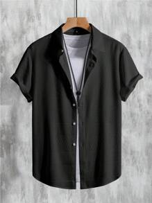 Manfinity Homme 男士純色簡約鈕扣休閒短袖襯衫，男友禮物，黑色短袖紋理鈕扣開襟，夏季時尚正式款 - 黑色 - 查看 3