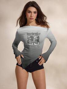 Brisco Brands 灰色渐变不对称领口字母印花女式长袖 T 恤露肩上衣女式图案 T 恤 Y2K 2000 年代可爱上衣秋冬返校俱乐部服装女式性感 - 灰色 - 查看 3