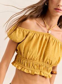 Nöista Butter Yellow Off-Shoulder Crop Top With Ruched Waist And Puff Sleeves. Perfect For 4th Of July Looks, And Cute Summer - Yellow - View 4