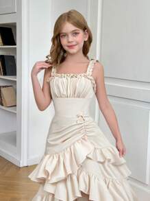 SHEIN Serisse Kids 少女杏色胸部褶皱多层不对称荷叶边吊带腰优雅连衣裙，法式仙女裙，春季郊游，情人节，生日派对，圣诞派对，情人节少女 - 米色 - 查看 3