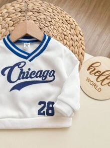 男婴两件套：保暖内衬V领插肩袖卫衣，字母印花，搭配抽绳裤脚长裤，休闲运动套装，适合户外活动，秋冬季保暖穿着。