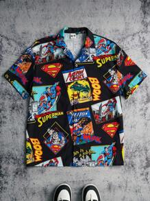 SUPERMAN X SHEIN Camisa de manga corta con botones en la parte delantera, con estampado de letras y dibujos animados para hombres