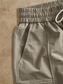 BRENVOR 夏季优雅松紧腰带抽绳多口袋橄榄绿色男士短裤 - 墨綠色 - 查看 4