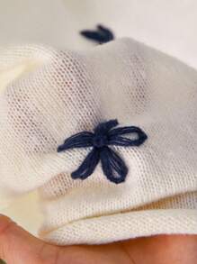 CosyJoli 大码女式 3D 花卉装饰圆领休闲针织背心，秋冬外出上衣 - 白色 - 查看 6