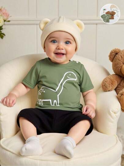 SHEIN 3 件套新生男婴恐龙图案针织短袖 T 恤套装，适合室内外穿着，春夏季，0-9 个月