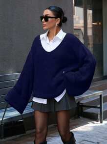 EURMUSE 休闲超大深V领双喇叭袖毛衣 - 藏蓝色 - 查看 3