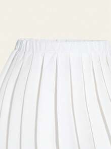 SHEIN Explorewe Streecool KIDS Teenager Girls Autumn/Winter Casual Comfortable Fashion Versatile Sweet Cool Sports Campus Style Design Simple Letter Print Patchwork Contrast Color Crew Neck Sweatshirt & Solid Color Pleated Skirt 2 Pieces Set