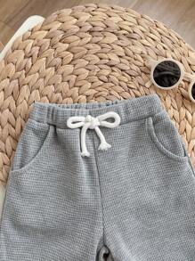 SHEIN 嬰兒男童短袖半扣領上衣和休閒長褲套裝 - 灰色 - 查看 6