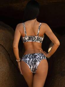 Carolina Barros Conjunto de bikini de cintura alta con estampado de piel de serpiente y anillos, ideal para la playa de verano - Multicolor - Ver 2