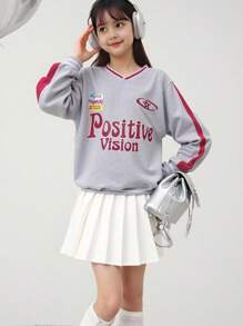 SHEIN Explorewe Streecool KIDS Teenager Girls Autumn/Winter Casual Comfortable Fashion Versatile Sweet Cool Sports Campus Style Design Simple Letter Print Patchwork Contrast Color Crew Neck Sweatshirt & Solid Color Pleated Skirt 2 Pieces Set