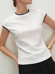 BizChic Blusa de verano 2025 de nueva llegada para el Día de la Independencia, festival de música, fiesta de verano, adecuada para invitados de boda, brunch, uso casual urbano, versátil para el día a día, nueva primavera/verano, elegante camiseta de mujer de cuello redondo en color blanco