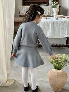 LMoss Kids 2件套少女纯色圆领修身毛衣和迷你裙 - 灰色 - 查看 2