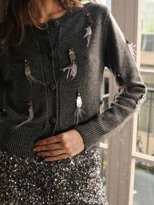 MOTF PREMIUM Cardigan dengan detail payet dan kancing di bagian depan - Grey - View 3