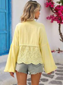 Vivid Eden 女士度假风格纯色 Schiffy 深 V 领前系带灯笼袖衬衫，春夏 - 黃色 - 查看 4