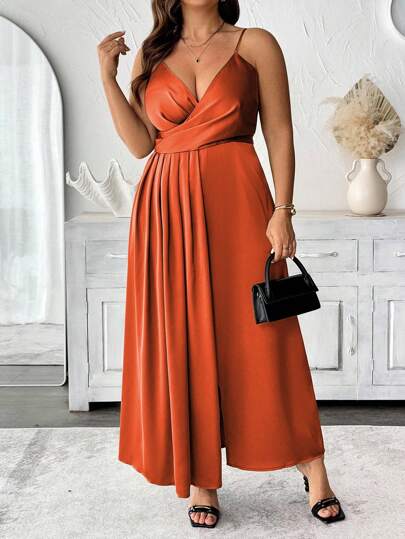 SHEIN Clasi Plus Size Women's Elegant Minimalist French Style Casual Vacation Beach Summer Dress, V-Neck Waist Pleated Side Split Open Leg Sleeveless Sundress, Suitable For Afternoon Tea, Party