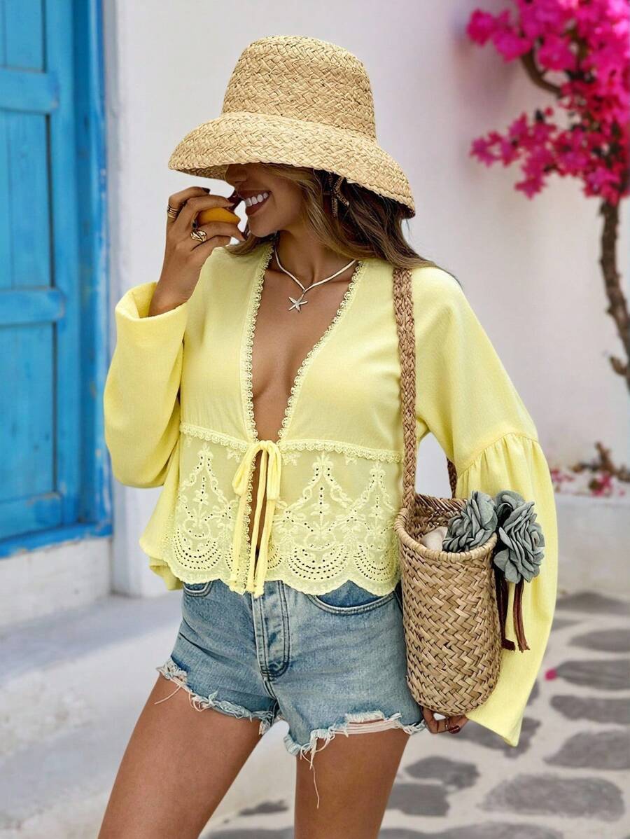 Vivid Eden 女士度假风格纯色 Schiffy 深 V 领前系带灯笼袖衬衫，春夏 - 黃色 - 查看 1