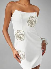 MISSGUIDED Vestido mini bandeau con adorno de rosa de cristal, sin tirantes, ajustado, para fiesta, con tirantes transparentes, para invitada de boda, recepción, luna de miel y ocasiones especiales - Blanco - Ver 4