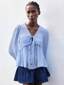 Maija 女式蓝色夏季 V 领蝴蝶结前褶边下摆灯笼袖宽松休闲短上衣，时尚可爱夏威夷海滩风格 - 淺藍色 - 查看 3