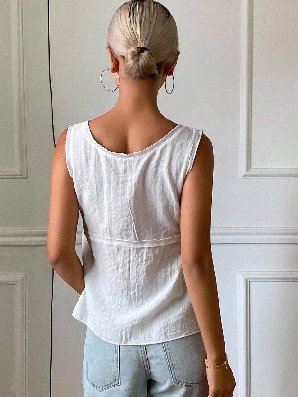Solid Color Fitted 3D Floral Decor Casual Vacation Top