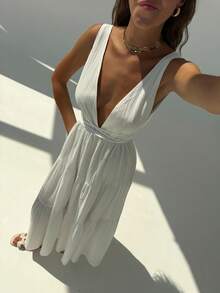 Aloruh 夏季白色度假深 V 领系腰 A 字形荷叶边女式连衣裙 - 白色 - 查看 3