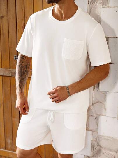 ResortEase Conjunto de camiseta de manga corta con cuello de tripulación y bolsillo y pantalones cortos con textura de jacquard para hombre