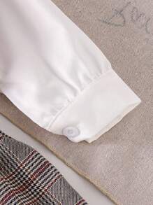 SHEIN 三件套女童优雅时尚套装：白色长袖休闲衬衫、红色针织背心和格子裙，适合上学、上班和秋季穿着。 - 紅色 - 查看 5